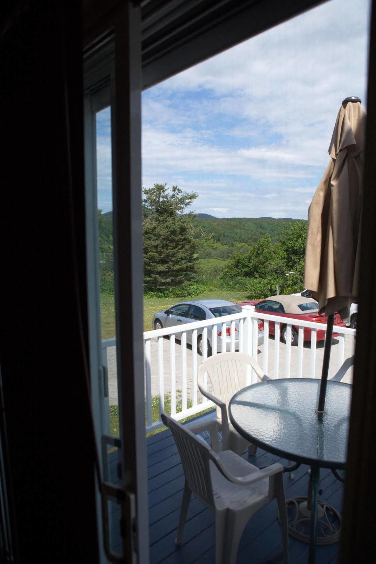 Les Appartements De La Bergeronnette Grandes-Bergeronnes Eksteriør billede